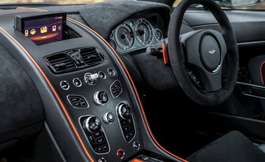 Aston Martin V12 Vantage AMR 14