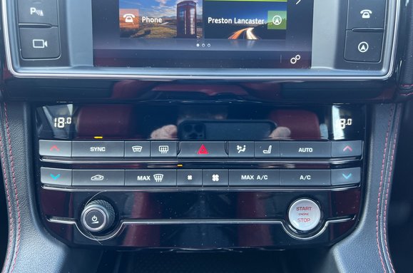 Jaguar F-Pace 3.0 V6 D300S AWD AUTO 46