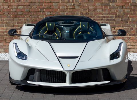 Ferrari LaFerrari Aperta 4
