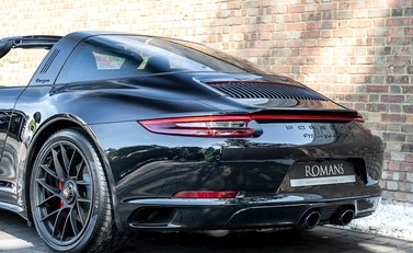 Porsche 911 (991.2) Targa 4 GTS 26