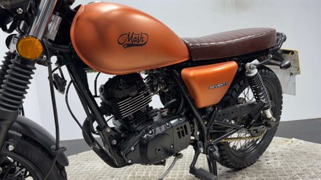 Mash Seventy 125CC 2022 18