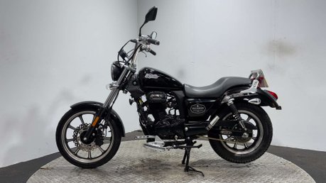 Lexmoto Michigan 2022 ONLY 3K NEW MOT SERVICED CRUISER 125CC LEARNER BIKE 4