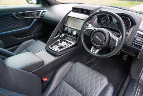 Jaguar F-Type V8 SVR 575 AWD 9