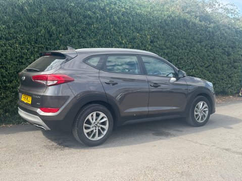 Hyundai TUCSON 2.0 CRDi SE Nav SUV 5dr Diesel Auto 4WD Euro 6 (136 ps) 4