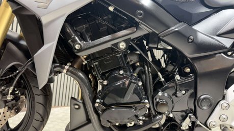 Suzuki GSR750 2013 ONLY 9K STUNNING EXAMPLE LONG MOT NAKED 750CC 36