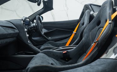 McLaren 765LT Spider 23