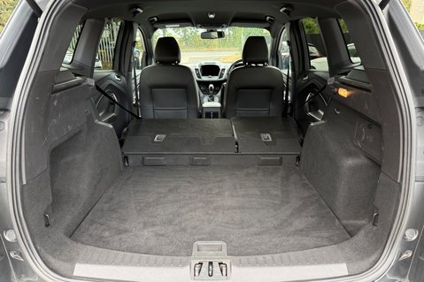 Ford Kuga ST-LINE AUTOMATIC -ONE OWNER- FORD SERVICE HISTORY - APPLE CARPLAY 43