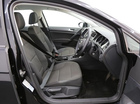 Volkswagen Golf 35.8kWh e-Golf Auto 5dr 21