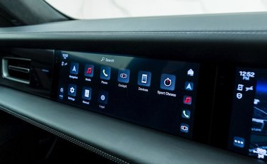 Porsche Taycan Turbo 22