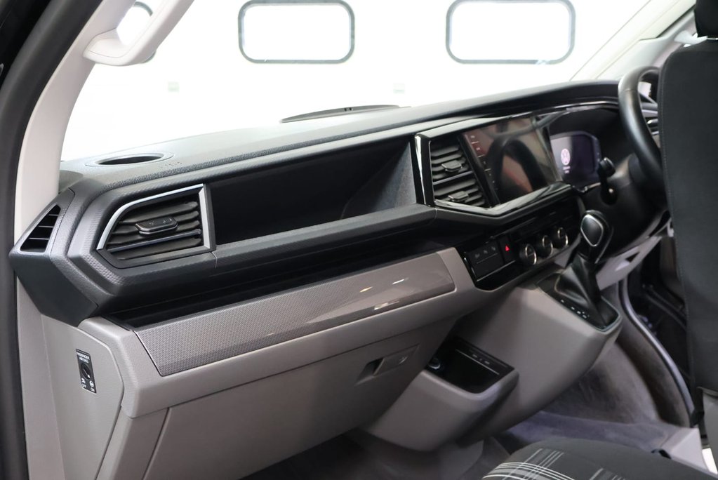 Volkswagen California OCEANI 4MOTION DSG HUGE SPEC VERY RARE  5 YEAR WARRANTY FROM NEW  4 BERTH 20