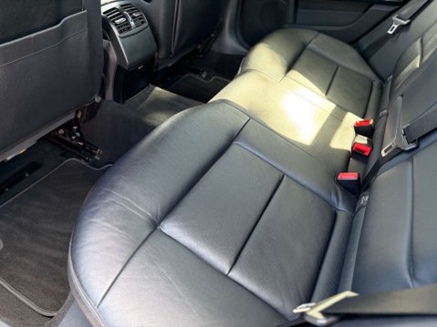 Mercedes-Benz E Class 2.1 E220 BlueEfficiency AvantGarde CDi Auto 4dr 61