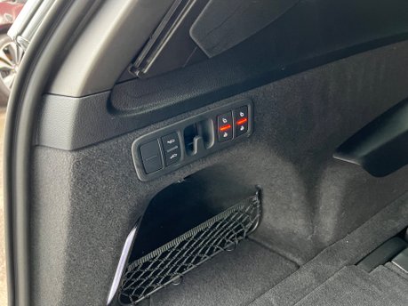 Audi SQ7 4.0 TFSI V8 Black Edition SUV 5dr Petrol Tiptronic quattro Euro 6 (507ps) 31