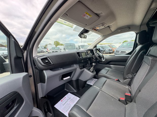 Vauxhall Vivaro LWB L2H1 Low Roof Sportive 3100 Air Con Sensors EURO 6 12