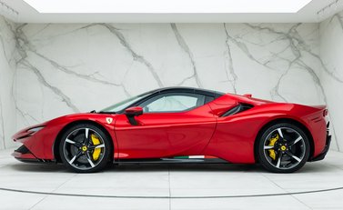 Ferrari SF90 Spider 4