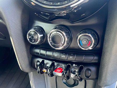 Mini Hatch 1.5 Cooper Sport 3dr 34