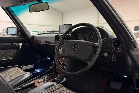 Mercedes-Benz SL Series 350 13