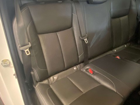 Nissan Navara 2.3 Navara Tekna dCi Auto 4WD 5dr 30