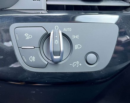 Audi A4 2.0 A4 Black Edition 40 TDI Semi-Auto 5dr 59