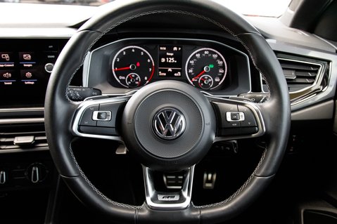Volkswagen Polo R-LINE TSI DSG 21