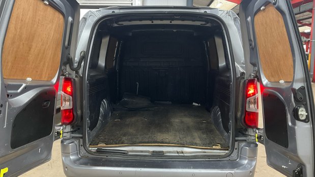 Vauxhall Combo LWB L2H1 Low Roof Limited 2300 Air Con Alloys Sensors EURO 6 NO VAT 5