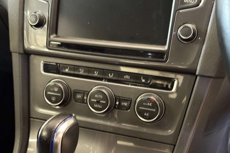 Volkswagen Golf e-Golf Hatchback 5dr Electric Auto (115 ps) 57