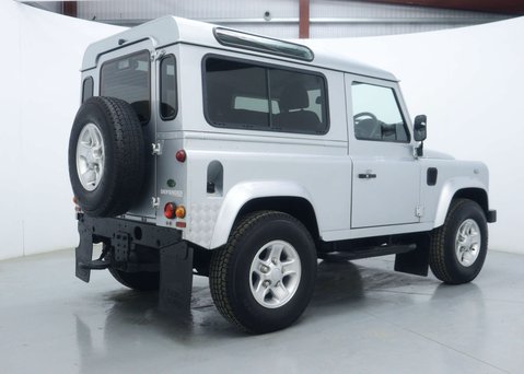 Land Rover Defender 2.4 TDCi XS Station Wagon 3dr Diesel Manual 4WD SWB Euro 4 (122 bhp) 12