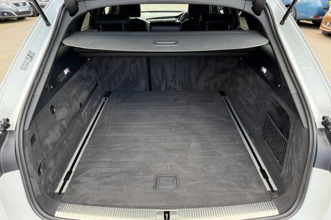 Audi A6 AVANT TDI QUATTRO BLACK EDITION - FACTORY TOWBAR -CAMBELT CHANGED 52