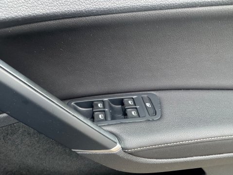 Volkswagen Golf GT EDITION TSI ACT BMT 38