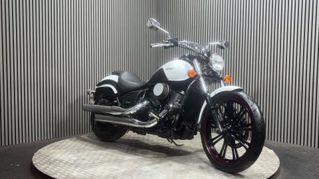 Kawasaki Vulcan 900 2017 ONLY 11K SERVICED LIGHTWEIGHT CRUISER BIKE 900CC 2