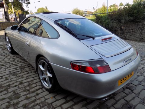 Porsche 911 Carrera 2 57
