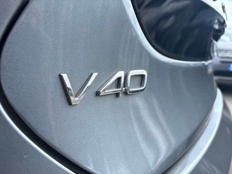 Volvo V40 1.5 T2 Inscription Hatchback 5dr Petrol Auto Euro 6 (s/s) (122 ps) 22