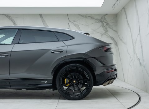 Lamborghini Urus S 36