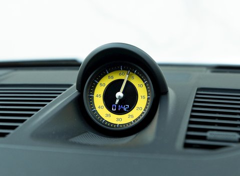 Porsche 911 (992) GT3 Touring 15