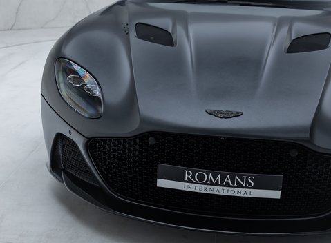 Aston Martin DBS Superleggera 30