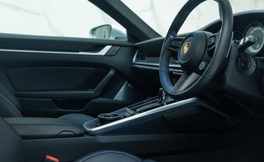 Porsche 911 Turbo S (992) 13