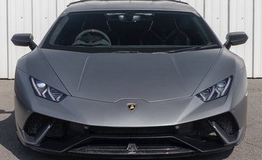 Lamborghini Huracan LP640-4 Performante 4