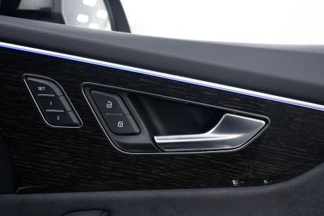 Audi Q8 3.0 Q8 Black Edition 55 TFSI MHEV Quattro Auto 4WD 5dr 13