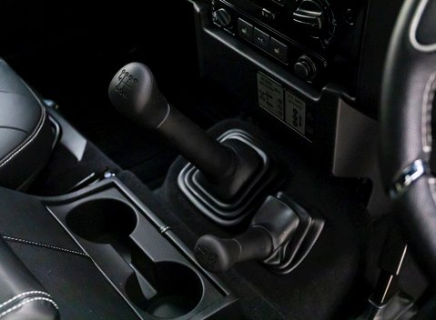 Land Rover Defender 110 XS 21