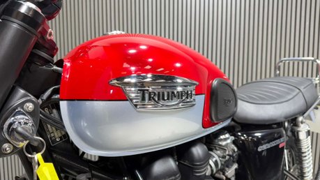 Triumph Scrambler 2014 ONLY 11K EXCELLENT CONDITION LONG MOT WARRANTY 13