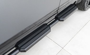 Land Rover Defender 110 V8 P525 URBAN XRS 45