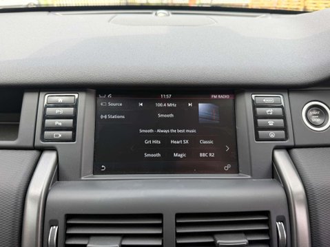 Land Rover Discovery Sport 2.0 Discovery Sport Dynamic Luxury HSE Si4 Auto 4WD 5dr 53