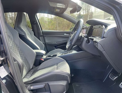 Volkswagen Golf 2.0 Golf R-Line TDI Semi-Auto 5dr 17