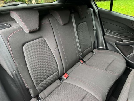 Ford Focus 1.5 Focus ST-Line EcoBlue Auto 5dr 44