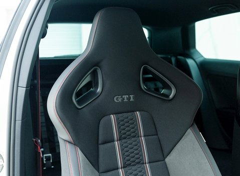 Volkswagen Golf GTI Clubsport S 13