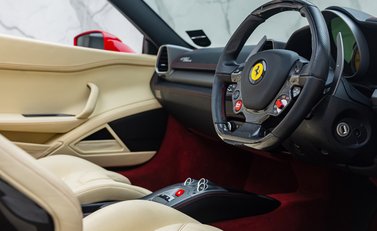 Ferrari 458 Spider 14