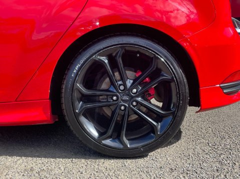 Ford Focus 2.0T EcoBoost ST-3 Euro 6 (s/s) 5dr 11