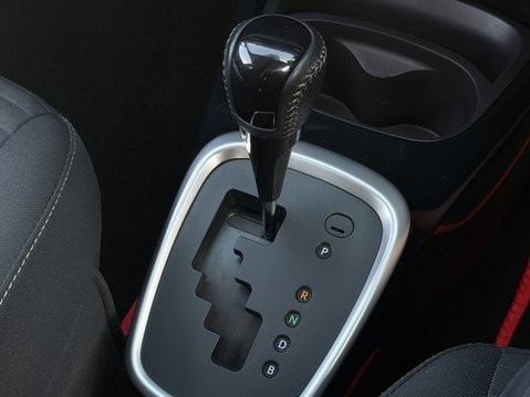 Toyota Yaris 1.5 Hybrid Design 5dr CVT [Nav] 27