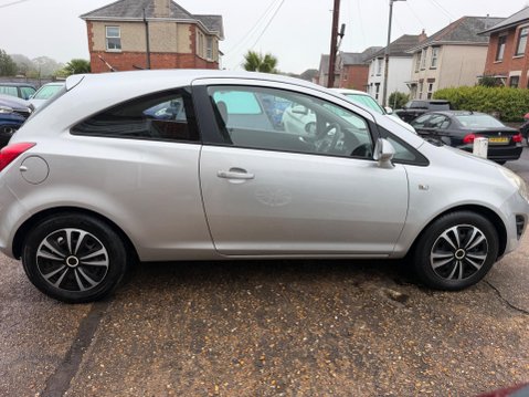 Vauxhall Corsa 1.4 16V Exclusiv Auto Euro 5 3dr (A/C) 9
