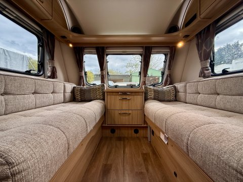 Coachman Vision 560 13