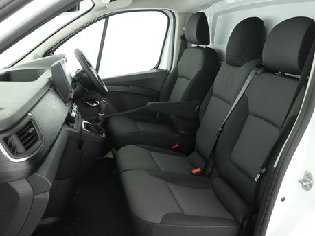 Renault Trafic LL30 90kW 52kWh Advance Van Auto 13